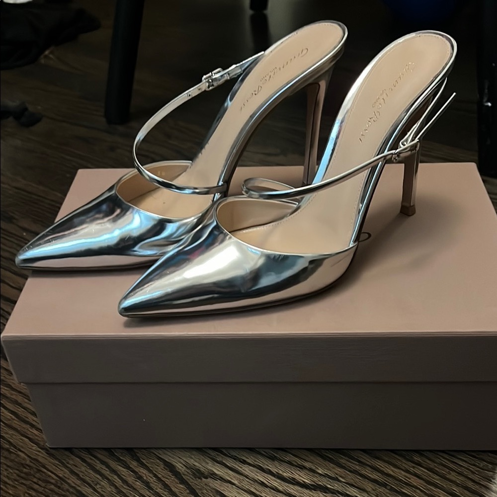 Gianvito Rossi Silver Stiletto Heels Manhattan Mule 105